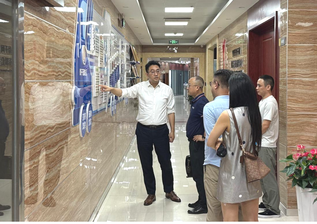 1788333387361068628.png 四川南联环资科技股份有限公司董事长曾伟一行赴省骨干网公司全资子公司座谈交流(1)(1).png